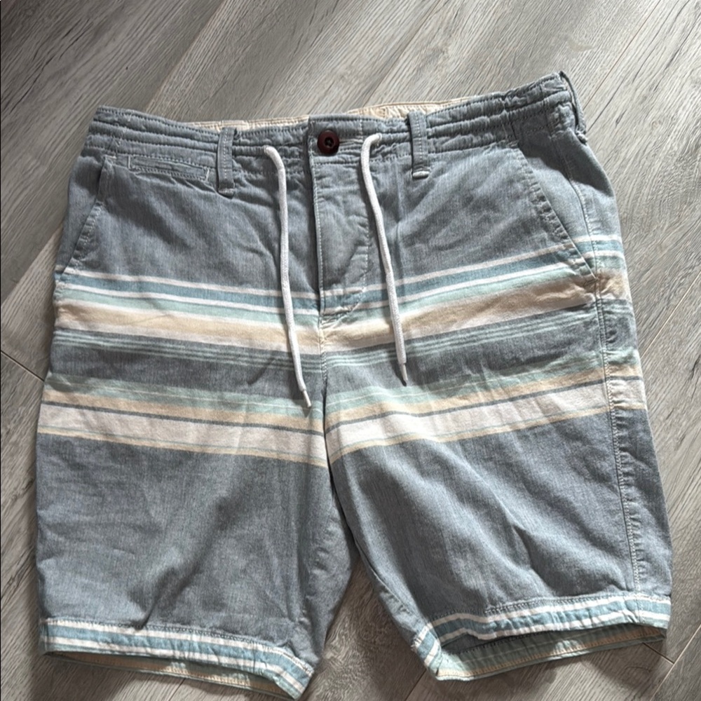 Hollister classic fit shorts size 30